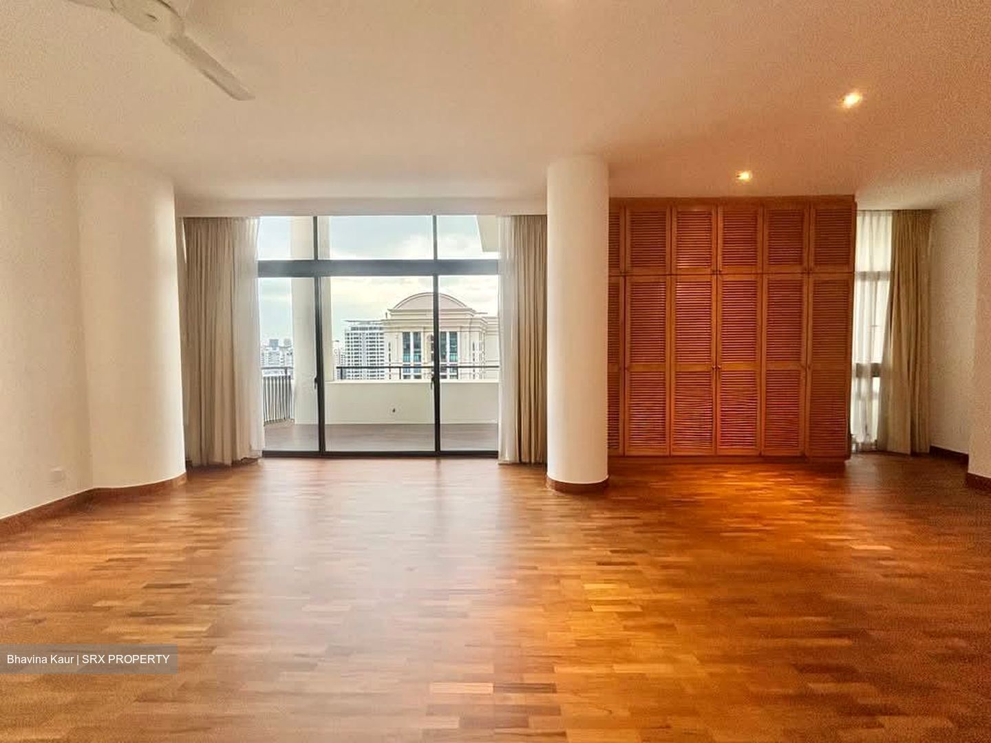The Colonnade (D10), Condominium #593157391